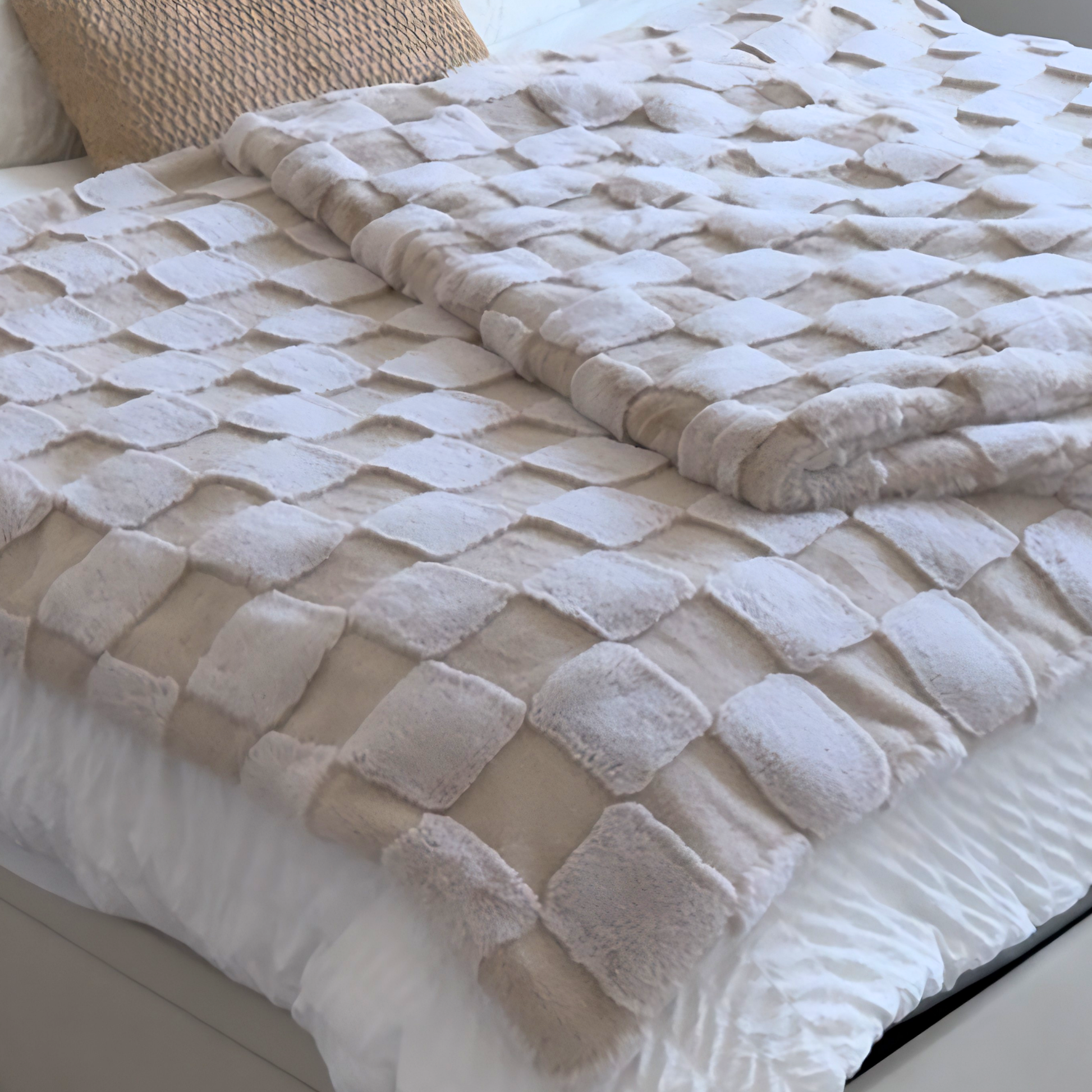 Mushroom Checkers double-sided minky blanket size comparison and fabric texture demo Throw and XL Kodi Frosted Kodi pile Pocket Love Movement